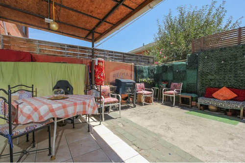 Casa En La Florida: Espacio Y Comodidad