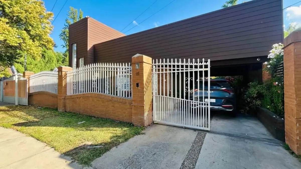 Imagen 1 de 15 de Amplia Casa Con Piscina Y Quincho En Graneros