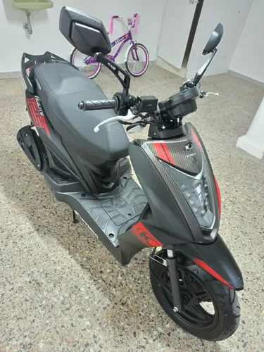 Scooter Modelo 2024, Con 8.159km, Todo Original, Papeles Al