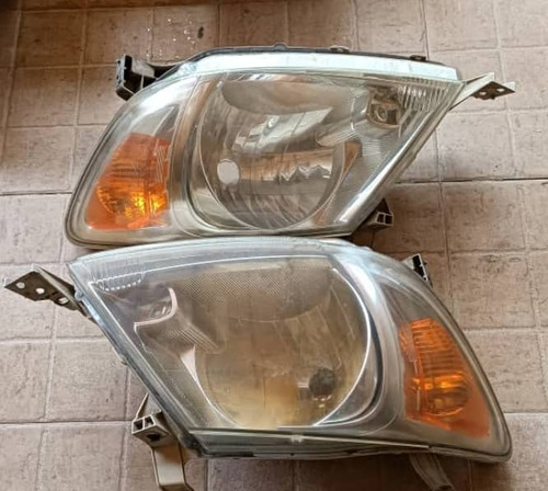 Faros Derecho E Izquierdo Usados Para Toyota Hilux...