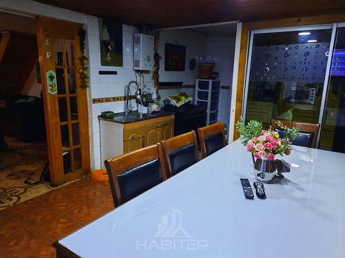 Amplia Casa Esquina En Venta De 3 Dorm. 2 Baños En Curicó
