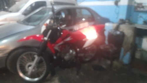 Imagen 2 de 3 de Vendo Excelente Moto Honda Tornado 250 Año 2018