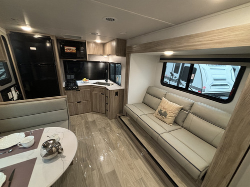 Trailer Importado Winnebago 2326rk - 0km - Y@w2