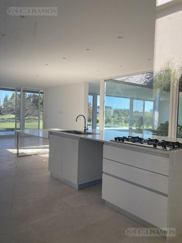 Imagen 7 de 13 de Casa En Venta En El Golf