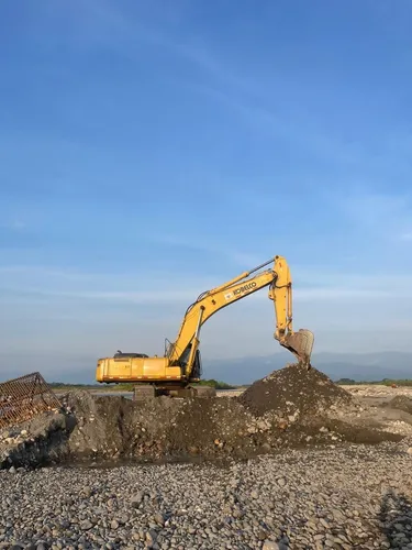 Vendo O Permuto Retroexcavadora Kobelco 350 Ubicada Villavic