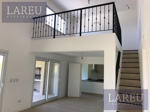 Imagen 10 de 26 de Casa En Venta - Barrio El Canton