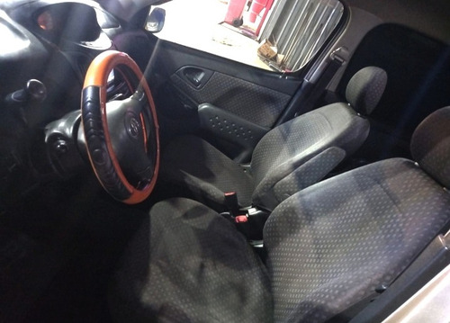 Imagen 7 de 8 de Toyota Funcargo Toyota Funcargo
