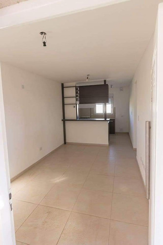 Imagen 5 de 13 de Venta Moderno Departamento 2 D Con Cochera
