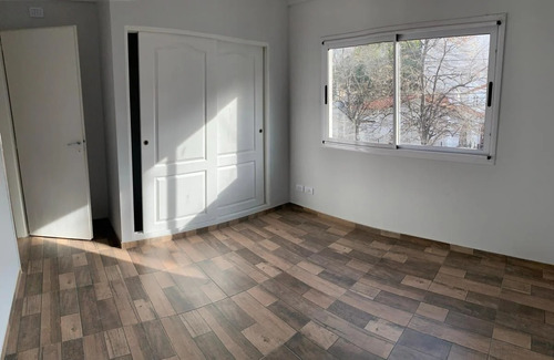 Imagen 6 de 8 de Departamento 2 Ambientes Con Balcon Al Frente En Portela 95 Lomas De Zamora