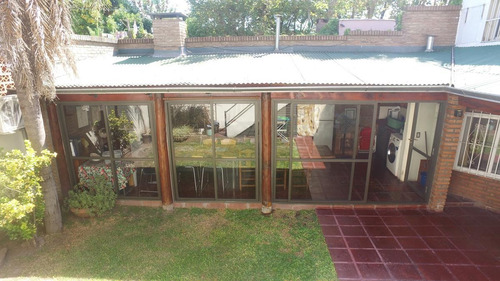 Imagen 22 de 30 de Venta · Casa · 4 Dormitorios · Patio · Quincho Completo · Terraza · Remodelada · Alberdi