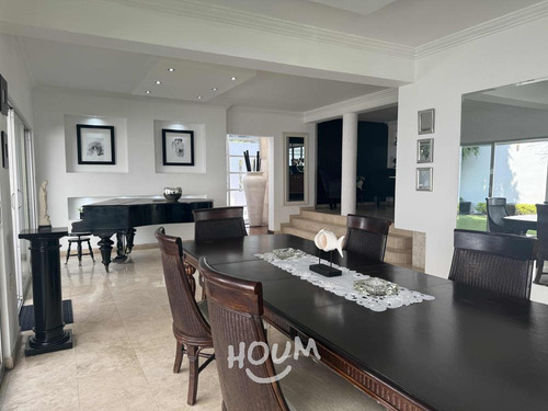 Casa En Lomas De Chapultepec, Miguel Hidalgo Con 3 Recámaras, 370 M², Id: 152864