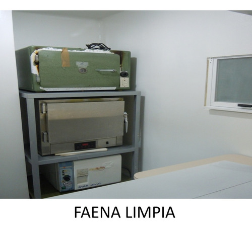 Oficina Acondicionada Como Centro Ambulatorio - Avda. Casanova / Tsc