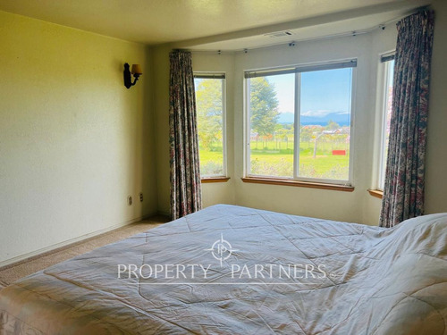 Linda Casa Con Excelente Vista A Lago Y Volcanes, ...