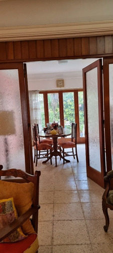 Imagen 9 de 30 de Chalet Cuatro Ambientes Con Dependencia De Servicio
