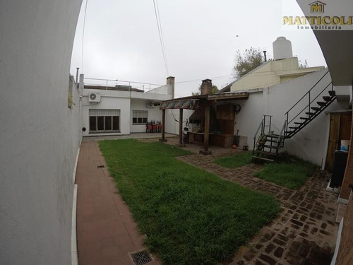 Casa Multifamiliar Sobre Lote De 330 M2 En Villa Ballester