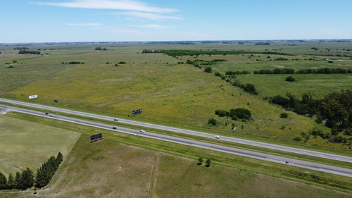 Campo De 72 Hectareas A La Venta Sobre Ruta 2 