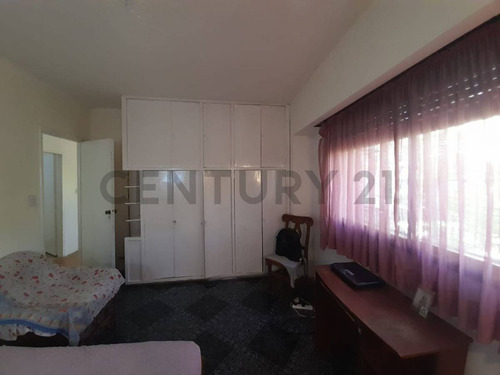 Pventa De Departamento 3ambientes Con Dependencia, Escritorio O 3era Habitacion En Almagr...