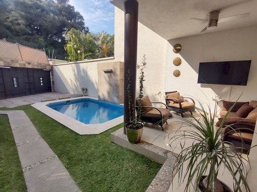 Casa Estilo Contemporáneo En Lomas De Cuernavaca.