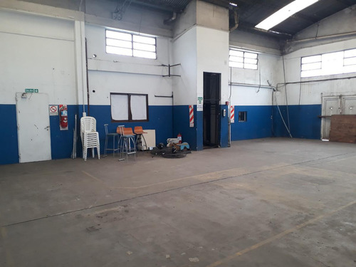 Galpón Industrial 1200 M² En 2 Plantas - Oficinas - Baños Y Vestuarios - Montacargas - San Justo