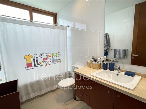 Casa En Venta De 5 Dorm. En Lo Barnechea