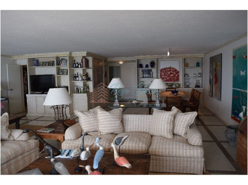 Apartamento En Brava, 3 Dormitorios *- Ref: 2144