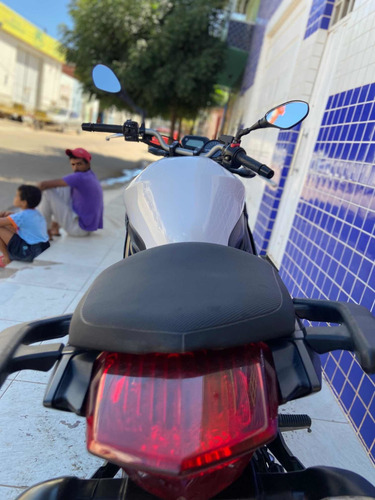 Imagem 7 de 9 de Yamaha Xj6n