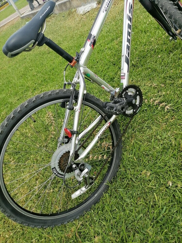 Imagen 3 de 10 de Bicicleta Jamis Aluminio 6061 Made In Japan
