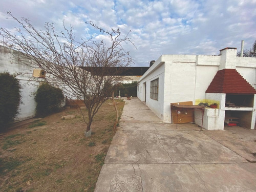 Imagen 5 de 30 de Ferreyra, Casa De 2 Dormitorios Más Departamento De 1 Dormitorio Y Escritorio