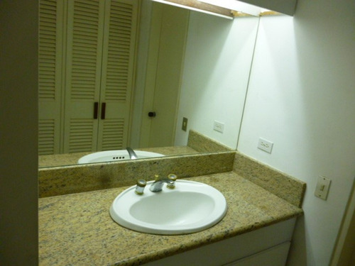 Tanaguarenas Apartamento En Venta Primera Linea Yc18w