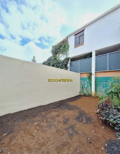 Vendo Moderno Apartamento, Dos Niveles, Dos Amplios Dormitorios, Incluye Area Para Jardin