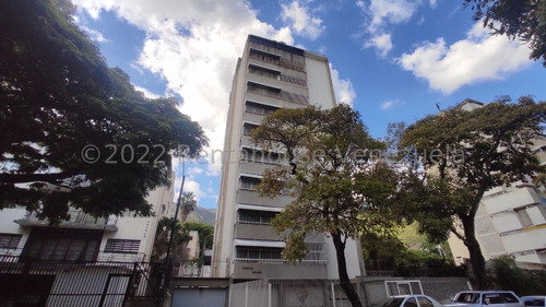 Amplio Apartamento En Venta Muy Bien Mantenido  Urb. San Bernardino Caracas 22-27012