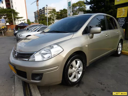 Nissan Tiida Premium At 1.8cc 2011