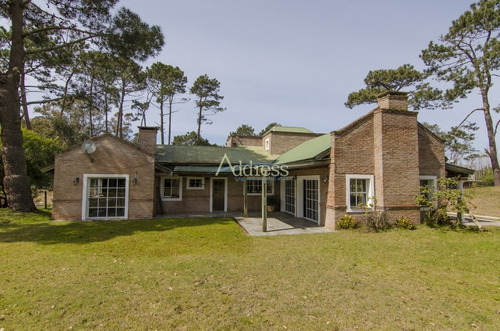 Casa En La Arbolada, Punta Del Este- Ref: 3074