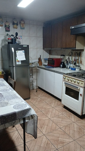 Casa En Calle Rey Gustavo Adolfo. Villa Suecia.