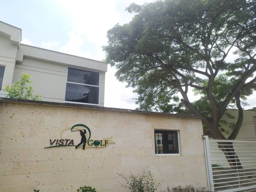 Town House En Venta En Obra Gris Ubicado En Residencias Vista Al Golf Urb Villas De San Diego Country Club. St