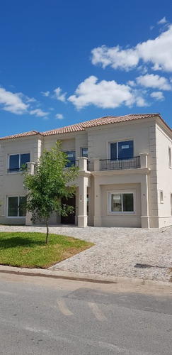 Casa A La Laguna En Venta Barrio San Francisco