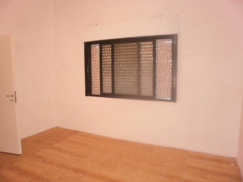 Imagen 8 de 10 de Casa De 3 Amb Con Fondo - Lanus Oeste