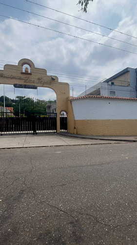 Marco Vende Parcela En La Av Libertador Conj Resid Las Tejas