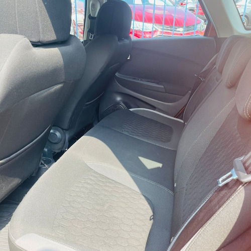 Imagen 12 de 15 de Renault Captur Intens Manual 2018