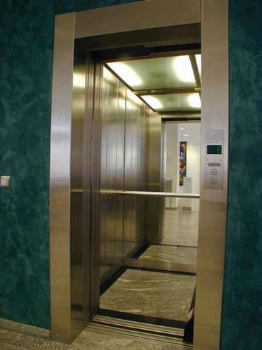 Imagen 1 de 7 de Ascensores Residenciales Montacargas-fabrica E Instalacion