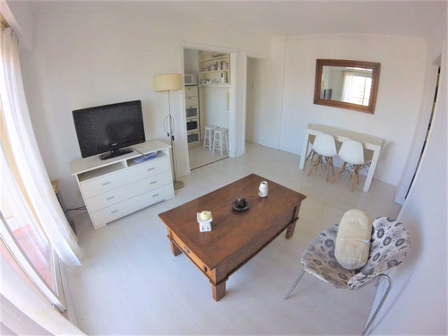 Imagen 5 de 14 de Depto 2 Amb Cochera Balcon (remodelado) / Necochea 437
