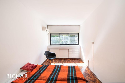 Imagen 14 de 19 de Apartamento En Venta - 3 Dormitorios - Pocitos - Garaje