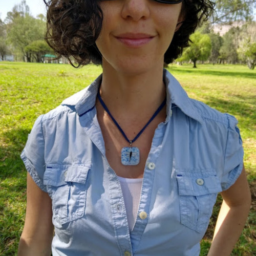 Imagen 2 de 3 de Collar Casual De Vidrio Y Gamuzas Libélula Acuarela