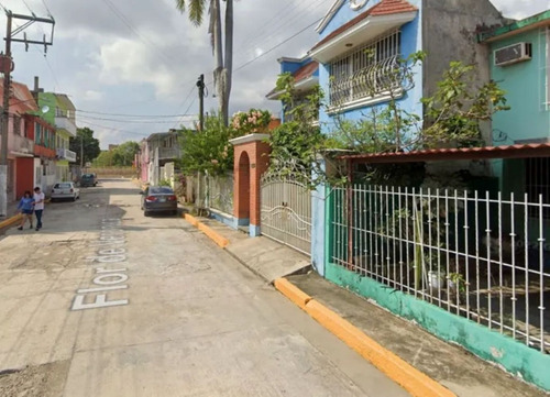 Casa En Venta De Remate Bancario Flor De Verónica, Gaviotas Nte. Sector Popular, 86068 Villahermosa, Tab. -jcbb2