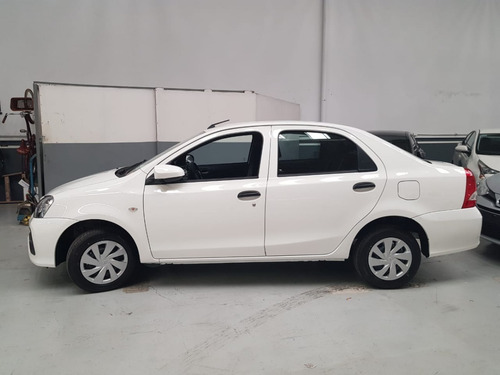 Toyota Etios 1.5 X Sedán 4p 2021 0km