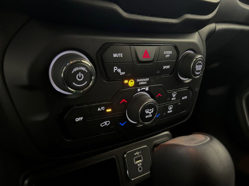 Jeep Renegade 1.8 16V FLEX LONGITUDE 4P AUTOMÁTICO