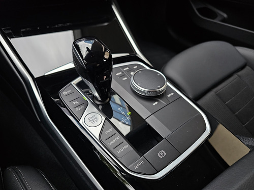 BMW Serie 3 3.0 330i Sedan Sport Line 252cv