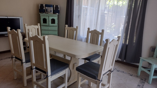 Casa Chalet 7 Ambientes En Parque Leloir Dueño Vende. Con Gran Parque Arbolado , Pileta Y Parrilla