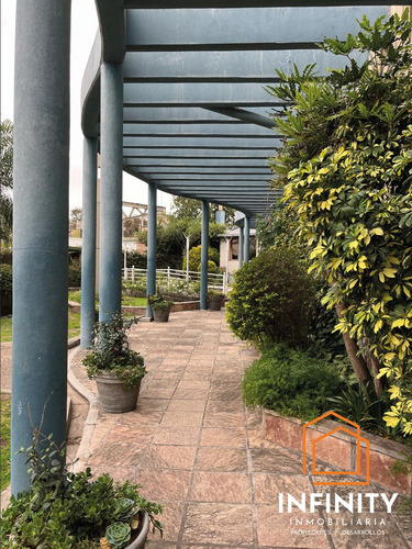 Local En Torre Jardines