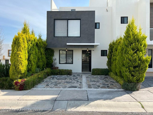 Casa En Venta Con Baño En Cada Habitación Y Roof Garden Zibatá 